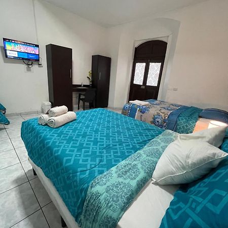 Hotel Y Cafe Ixmati Suchitoto Eksteriør billede