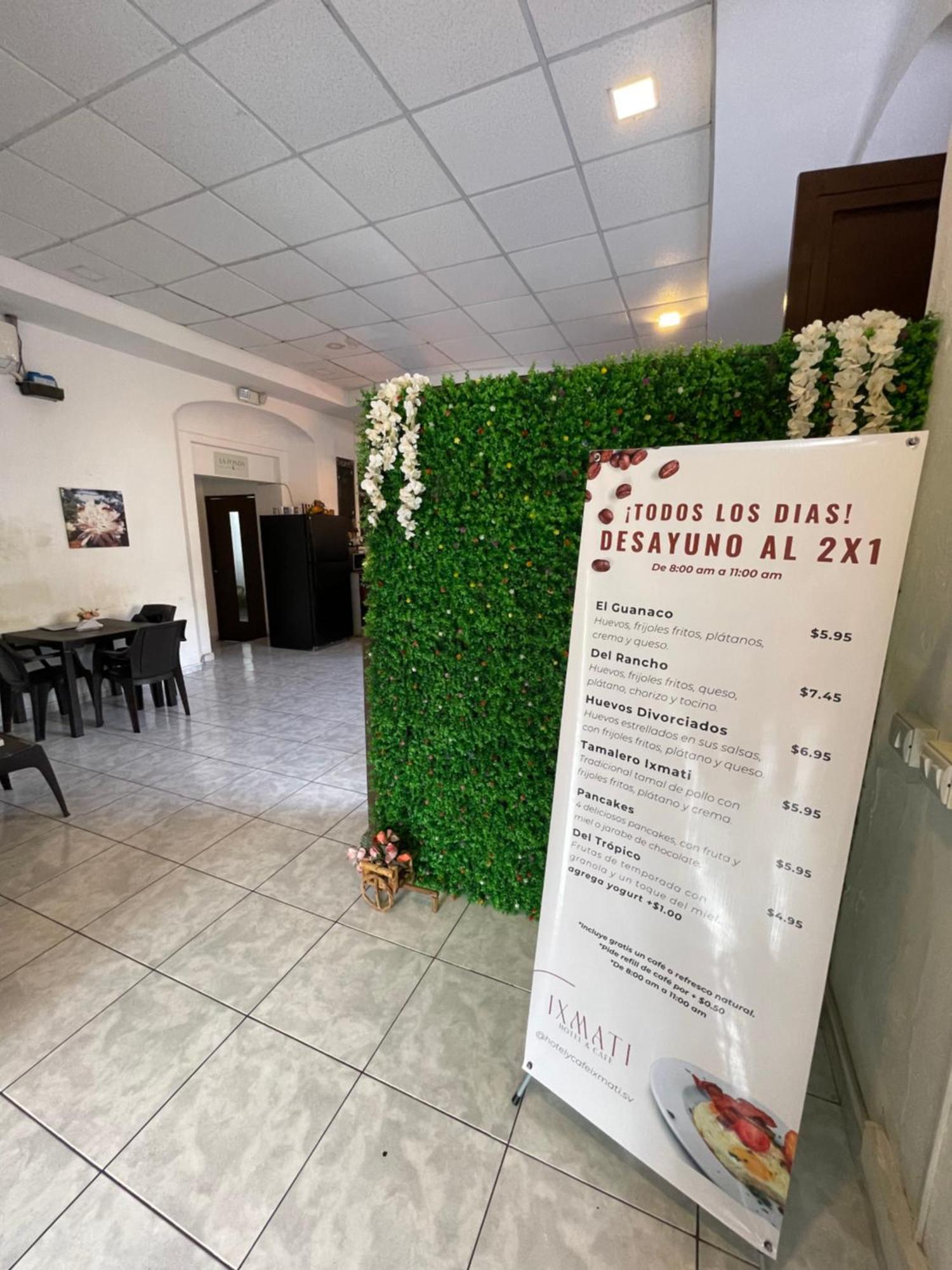 Hotel Y Cafe Ixmati Suchitoto Eksteriør billede