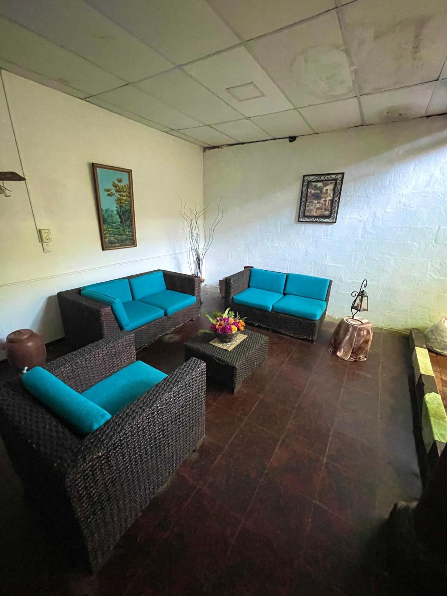 Hotel Y Cafe Ixmati Suchitoto Eksteriør billede
