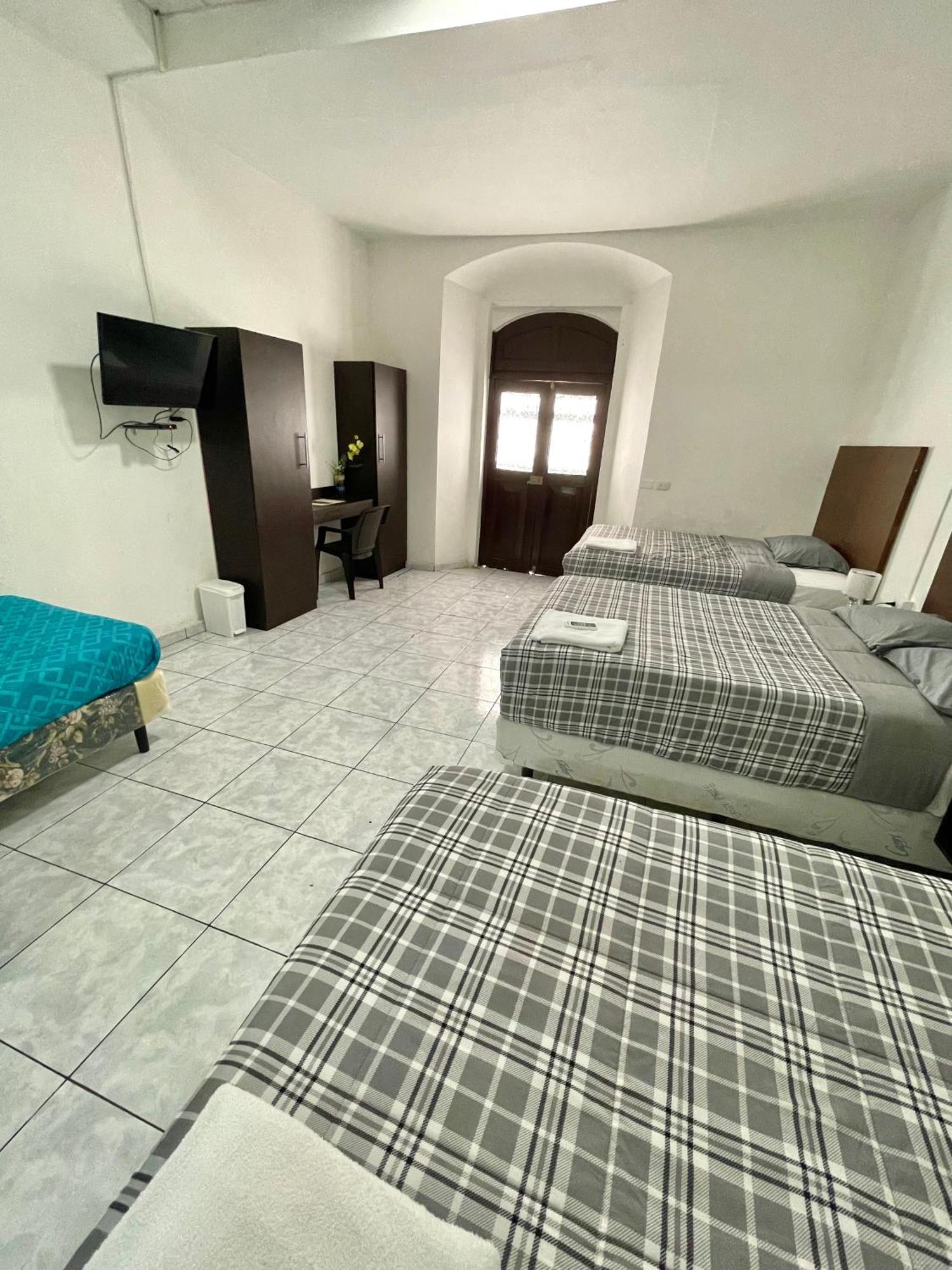 Hotel Y Cafe Ixmati Suchitoto Eksteriør billede