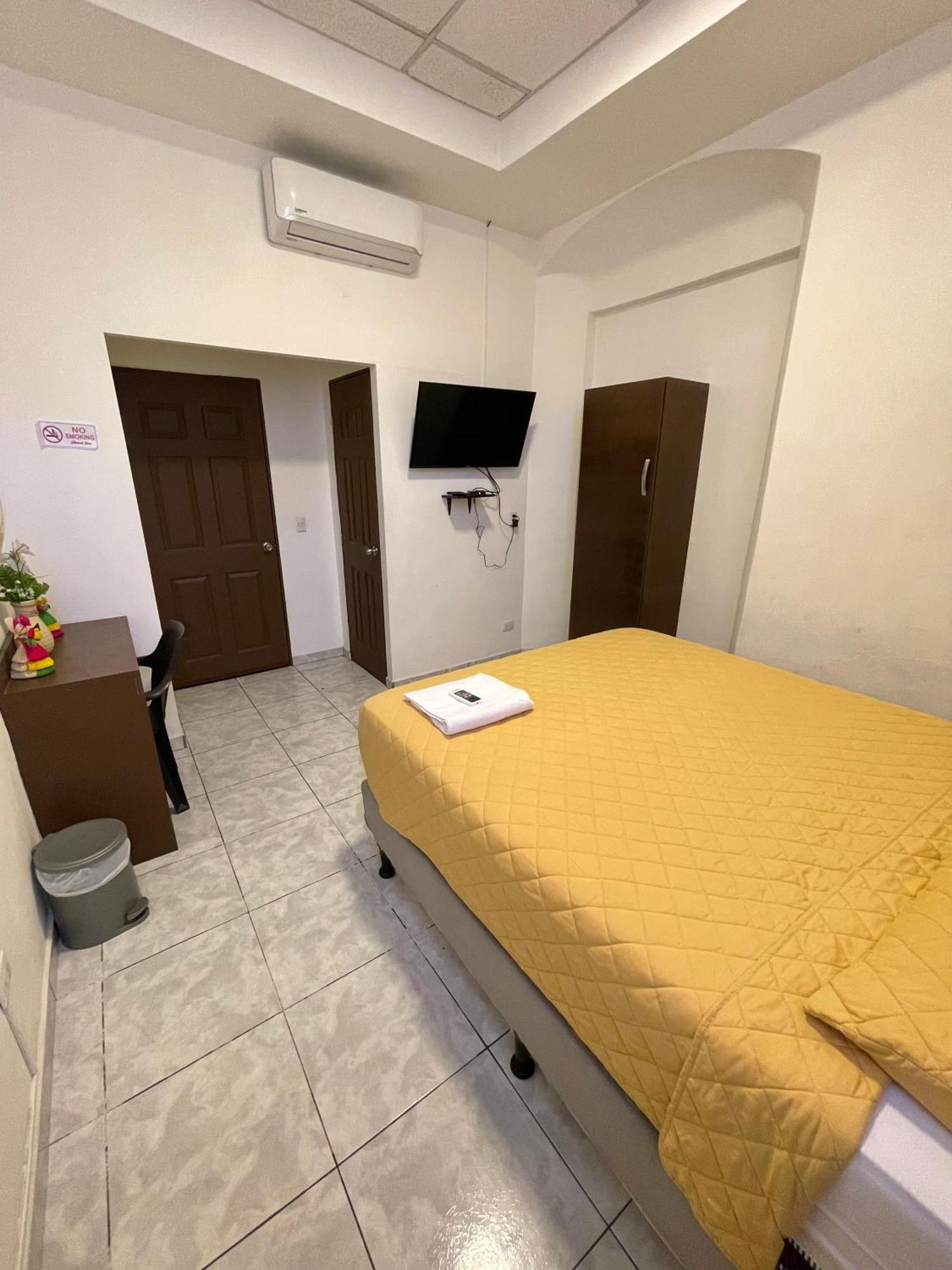 Hotel Y Cafe Ixmati Suchitoto Eksteriør billede