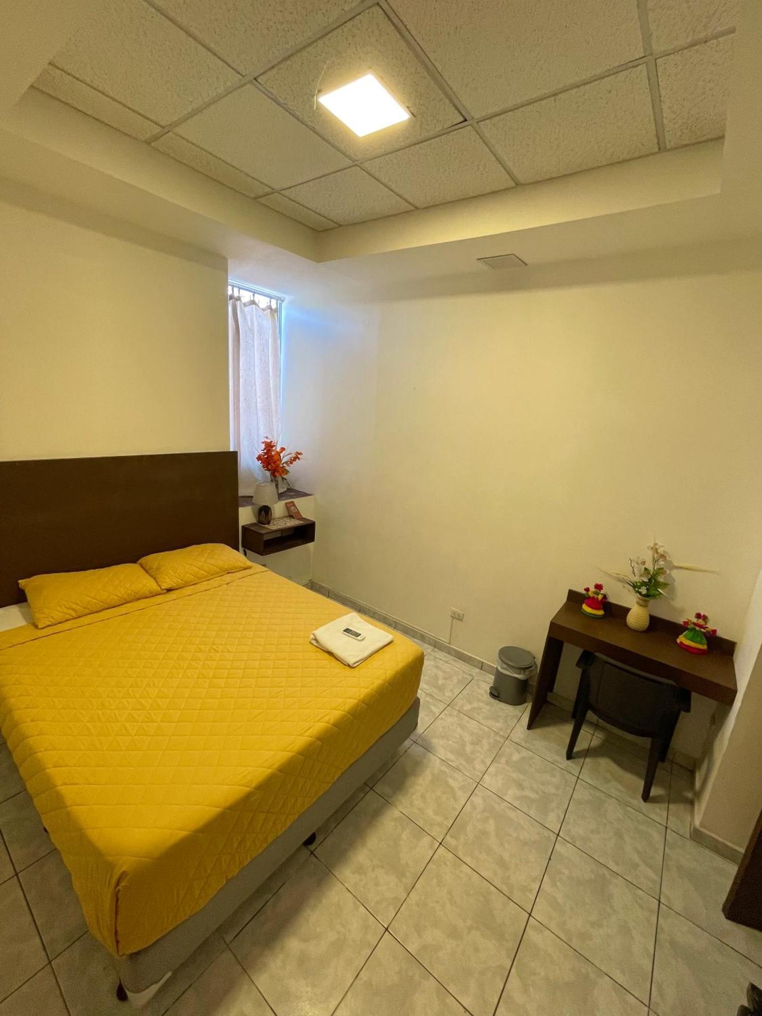 Hotel Y Cafe Ixmati Suchitoto Eksteriør billede